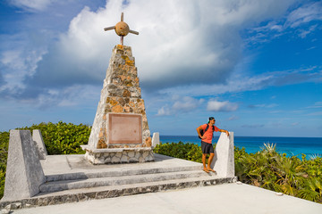 Tourist am Columbus Point, Long Island Bahamas