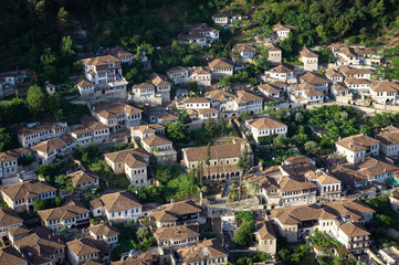 Fototapeta na wymiar Maisons traditionnelles à Berat en Albanie