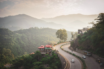 Road in Himachalpradesh - obrazy, fototapety, plakaty