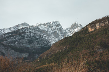 Fototapeta premium Italian Dolomites Lake in Trentino Alto Adige (riflessi sul lago, Dolomiti Italiane)