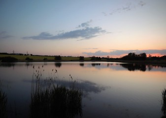 Fototapeta na wymiar sunset on pond