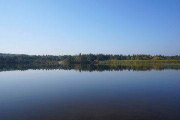 Fototapeta na wymiar Beautiful morning view of the small Srednogorovo lake