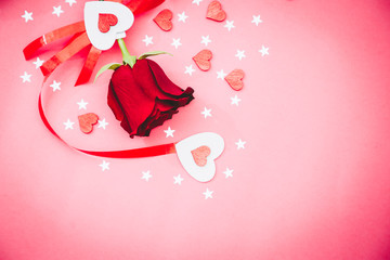 The image of a red heart and a red rose is a symbol of love in the Valentine's Festival, showing the solid love and sweetness in a loving family.  It's another important day. In February of every year