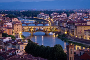 Fototapeta na wymiar Ponte Vecchio at Dawn