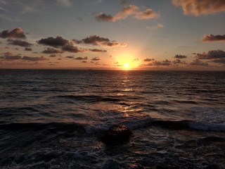 Obraz na płótnie Canvas sunrise over the sea