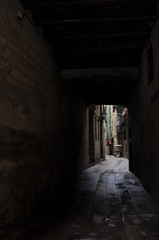 Fototapeta na wymiar View of city alley 