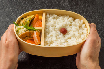 おべんとう　Japanese style famous lunch box (bento)