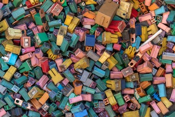 many color and size of automobile fuse for recycling.