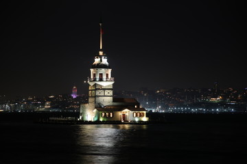 Obraz premium istanbul maiden's tower sunset photo