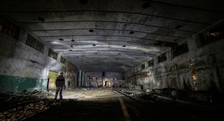Fototapeta na wymiar Sightseeing abandoned buildings at night