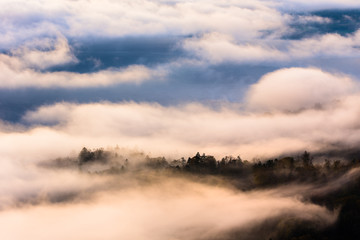 日本・北海道、屈斜路湖の夜明け