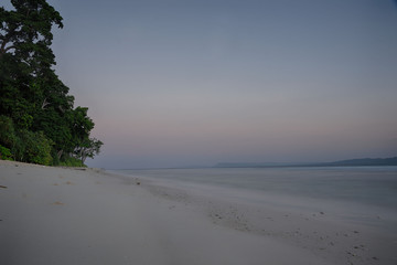 Naklejka premium A beautiful landscape view of the sunrise