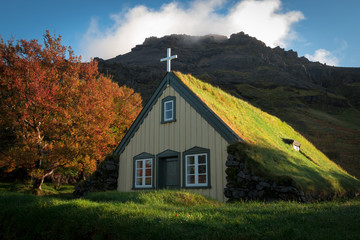 Fototapeta na wymiar Icelandic wooden chapel