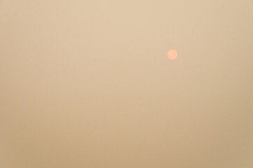 Australian sun barely visible under heavy bush fire smoke