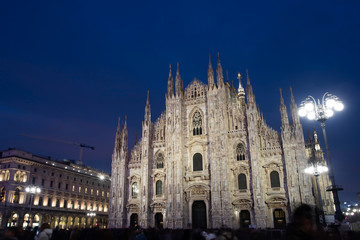 Fototapeta premium Night view of Duomo di Milano (Milan Cathedral) in Milan.