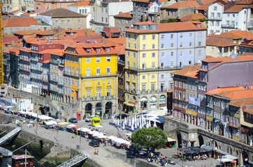 Fototapeta na wymiar les couleurs de Porto