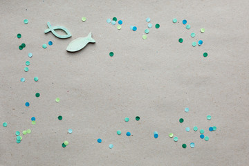 Kommunion, Konfirmation, Taufe - kleine Fische aus Holz mit Konfetti in blau, grün und türkis