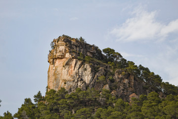 Fototapeta na wymiar rocky cliff