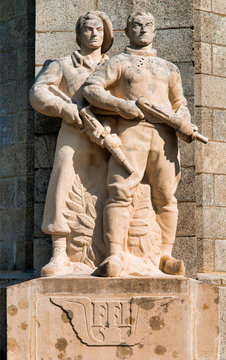 Statues du monument aux Maquis du mont Mouchet, France