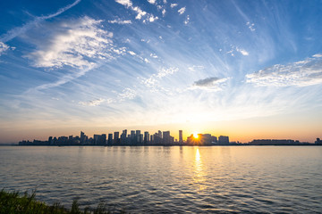 Obraz premium City skyline in hangzhou china