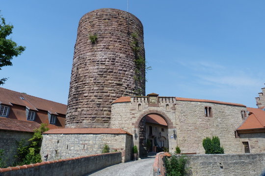 Schloss Saaleck mit Staufferturm in Hammelburg