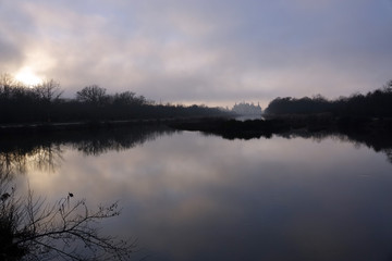 Fototapeta premium Château de Chambord dans la brume - Sologne en France