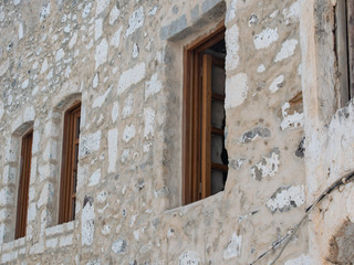Steinmauer Textur mit Holztüren als Hintergrund für Composing