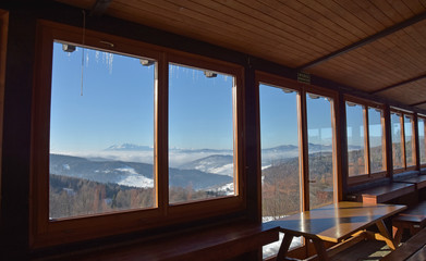 Okna - Bacówka pod Wierchomlą widok na Tatry i Baskid Sądecki © Ola i Eryk