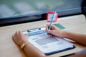 Hand and graph chart Business graph analysis of successful businessmen Business concept