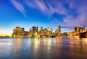 Plakat New York City Lower Manhattan with Brooklyn Bridge at Dusk, View from Brooklyn