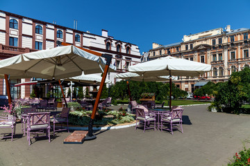 Fototapeta na wymiar A beautiful view of a street cafe in Odessa