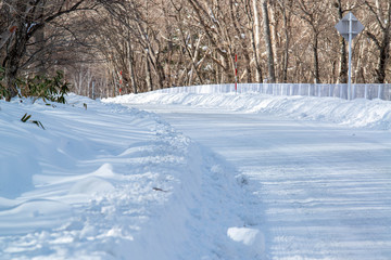 圧雪凍結道路　アイスバーン　雪道