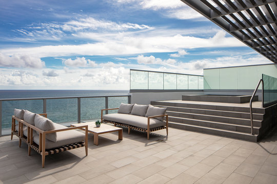 Sitting area with jacuzzi overlooking ocean