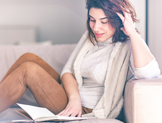 Chica leyendo