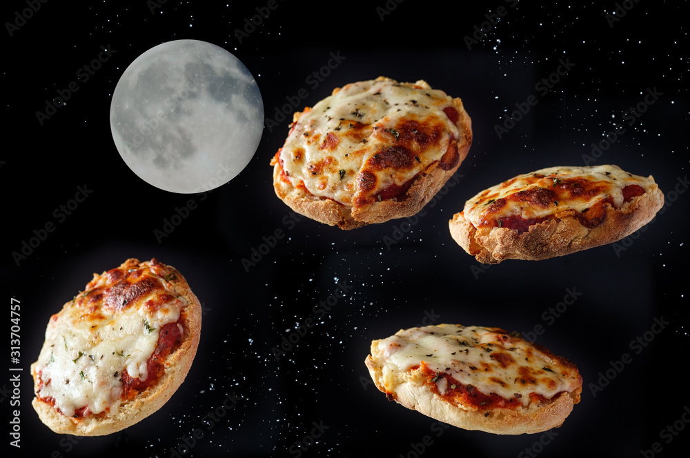 Wall mural English Muffin Pizza UFO