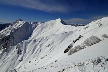 厳冬期の谷川岳の風景 ( Beautiful snow covered mountainscape at Mt.Tanigawa )