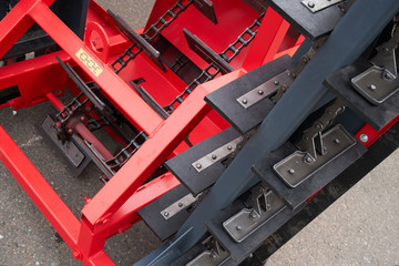 Grain loader. Chain scraper conveyor.