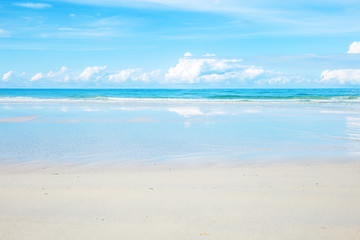 Fototapeta na wymiar White sand on beach.