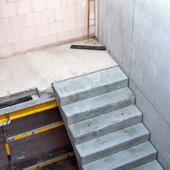Treppenhaus aus vorgefertigten Betonteilen