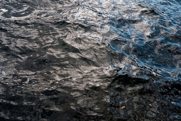 冬の野尻湖の湖面