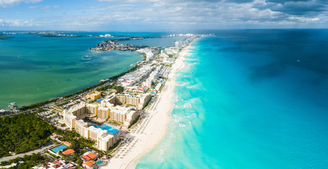 Cancun. Mexico, Beaches, Zona Hotelera aerial - obrazy, fototapety, plakaty