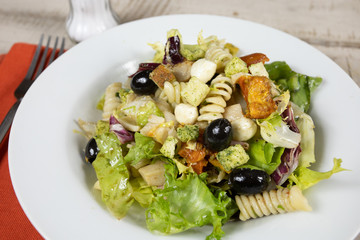 salad made of raw vegetables and pasta