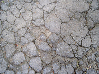 割れたアスファルト