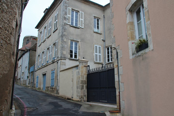 Fototapeta na wymiar street and houses in sancerre (france) 