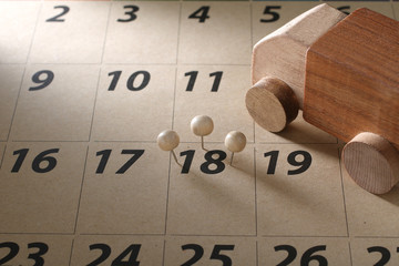 カレンダーと数字と引越しとピン