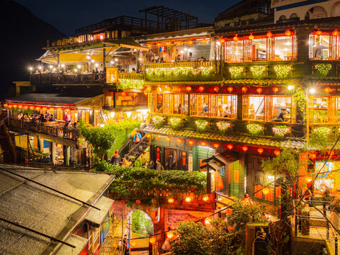 千と千尋の神隠し Images Browse 127 Stock Photos Vectors And Video Adobe Stock