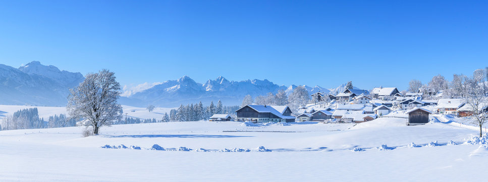 traumhafter Wintermorgen bei Eschenberg im Ostallg&auml;u