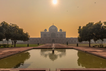 Obraz premium Humayun's Tomb, a UNESCO world heritage site in New Delhi, India 