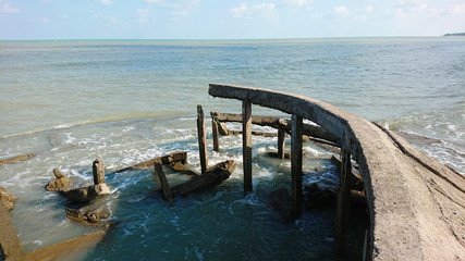 Destroy broken oldbuilding sea beach