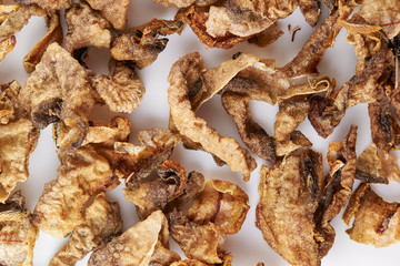 Deep fried fish skin snack 
